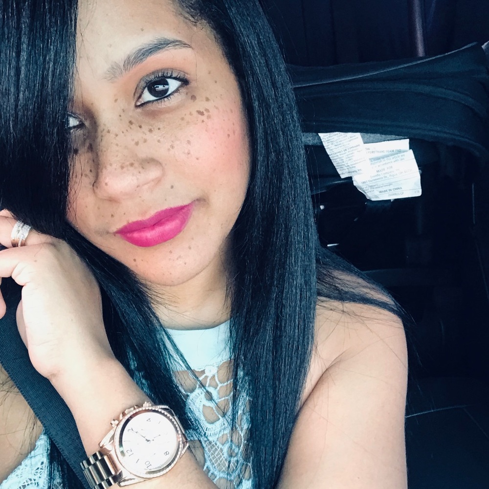 Hey my name is Mely. Hey mi nombre es Mely🥰😘😍